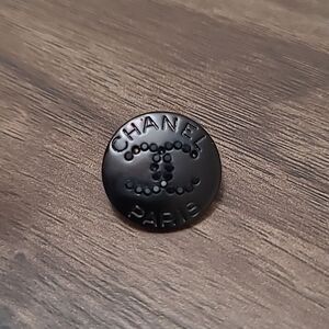 CHANEL Black 'CC CHANEL PARIS Shank' Button - 11/16" in diameter